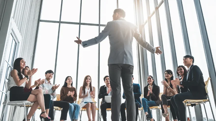 Differences Between Leadership and Management, and How to Succeed at Both